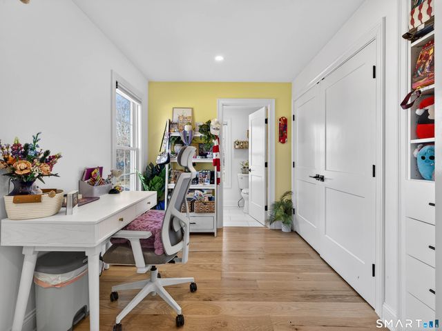 22 Park Drive, Waterford, CT 06385