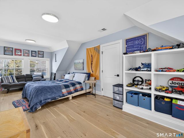 22 Park Drive, Waterford, CT 06385