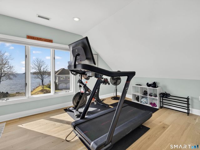 22 Park Drive, Waterford, CT 06385