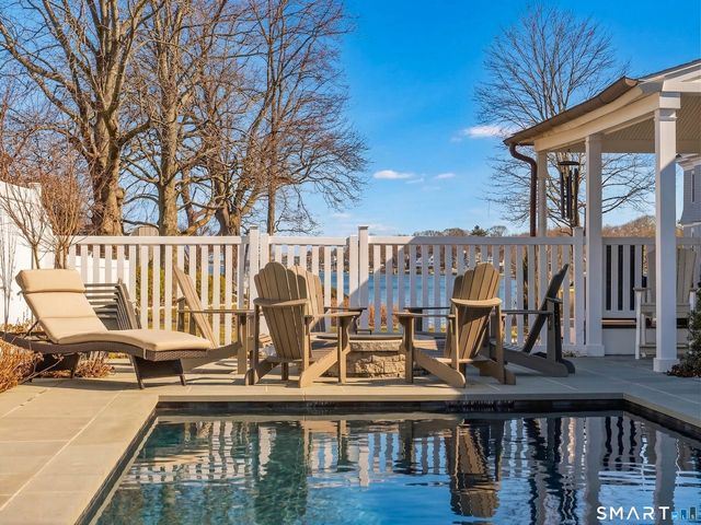 22 Park Drive, Waterford, CT 06385