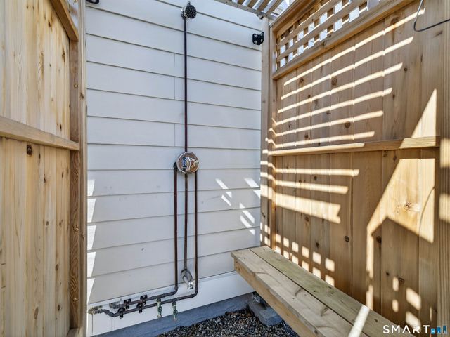 22 Park Drive, Waterford, CT 06385