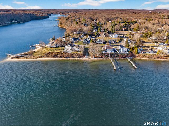 22 Park Drive, Waterford, CT 06385