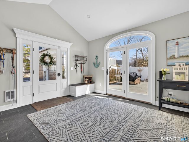 22 Park Drive, Waterford, CT 06385