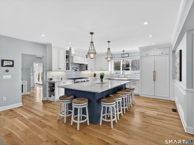 22 Park Drive, Waterford, CT 06385