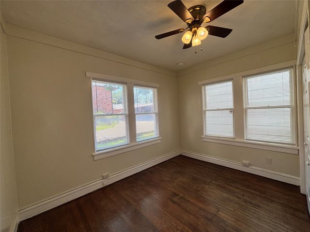 600 Monticello Drive 1, Fort Worth, TX 76107