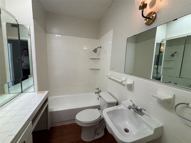 600 Monticello Drive 1, Fort Worth, TX 76107