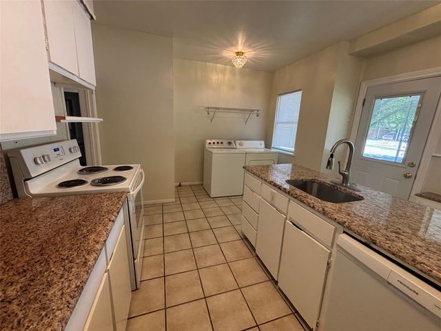 600 Monticello Drive 1, Fort Worth, TX 76107