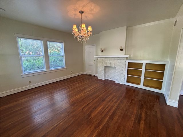 600 Monticello Drive 1, Fort Worth, TX 76107