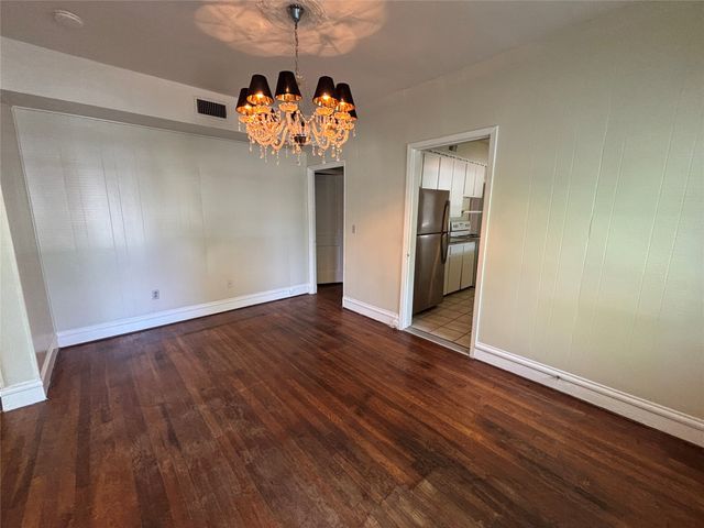600 Monticello Drive 1, Fort Worth, TX 76107