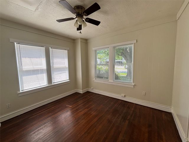 600 Monticello Drive 1, Fort Worth, TX 76107