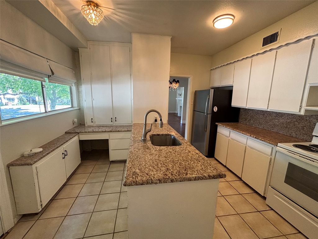 600 Monticello Drive 1, Fort Worth, TX 76107