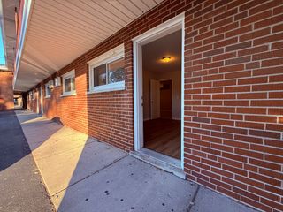 1119 E ALGONQUIN Road 2, Arlington Heights, IL 60005