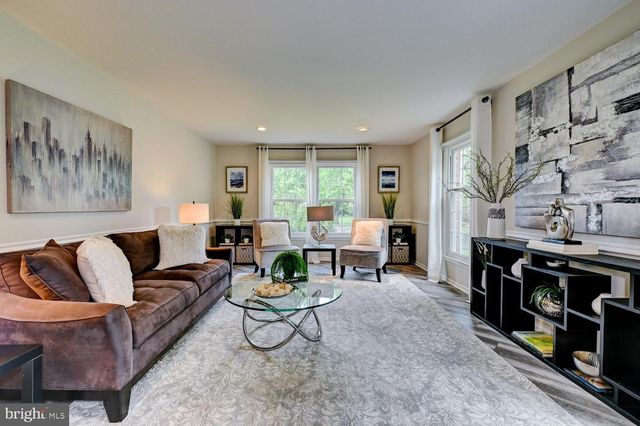 17 FINDLEY LN, West Windsor, NJ 08550