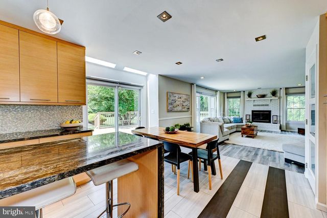 17 FINDLEY LN, West Windsor, NJ 08550