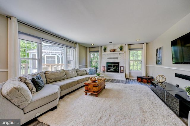 17 FINDLEY LN, West Windsor, NJ 08550