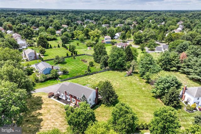 17 FINDLEY LN, West Windsor, NJ 08550