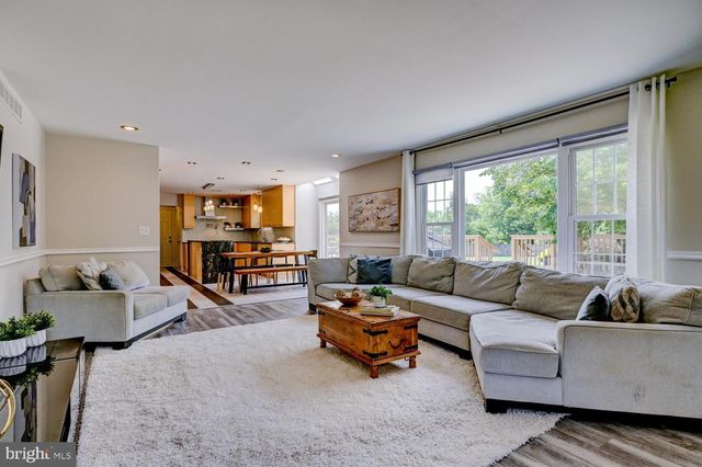 17 FINDLEY LN, West Windsor, NJ 08550