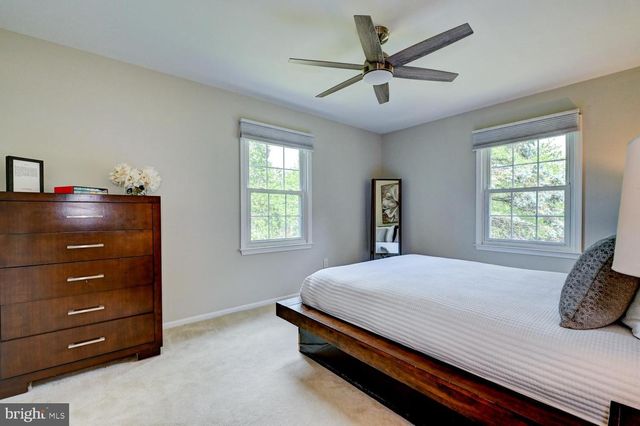 17 FINDLEY LN, West Windsor, NJ 08550
