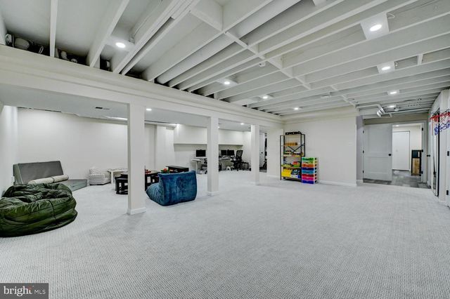 17 FINDLEY LN, West Windsor, NJ 08550