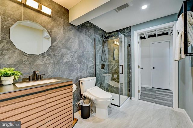 17 FINDLEY LN, West Windsor, NJ 08550