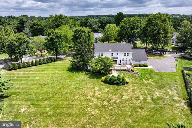 17 FINDLEY LN, West Windsor, NJ 08550