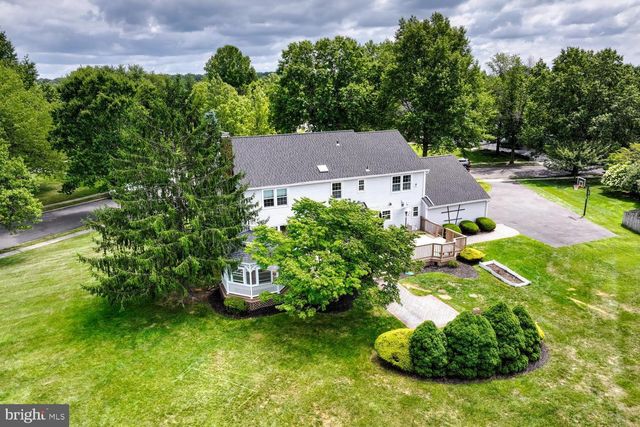 17 FINDLEY LN, West Windsor, NJ 08550