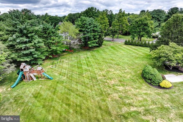 17 FINDLEY LN, West Windsor, NJ 08550