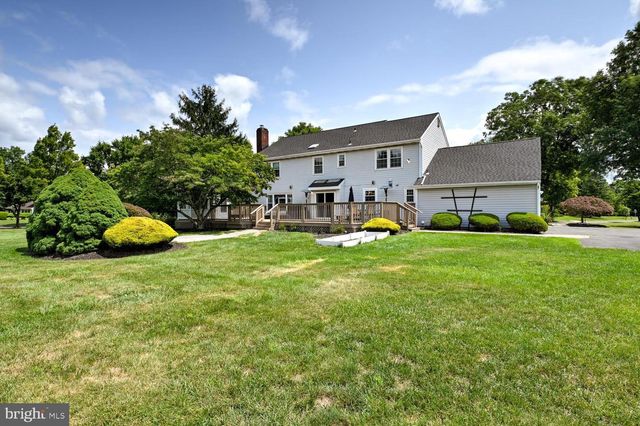 17 FINDLEY LN, West Windsor, NJ 08550