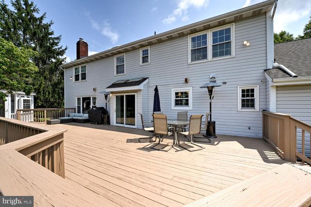 17 FINDLEY LN, West Windsor, NJ 08550