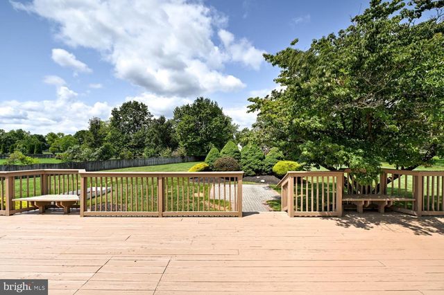 17 FINDLEY LN, West Windsor, NJ 08550