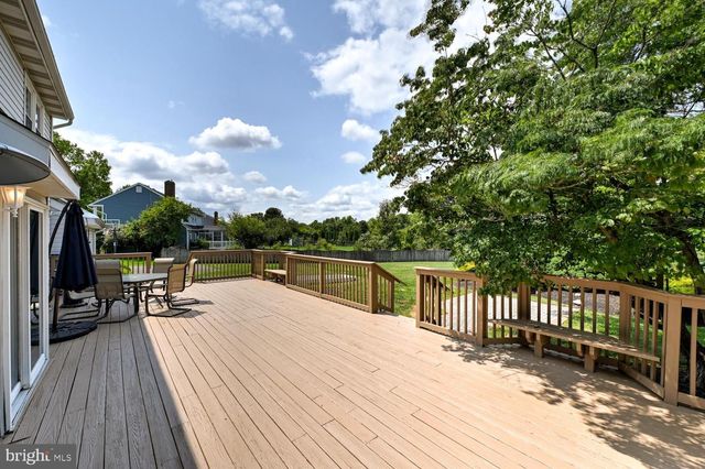17 FINDLEY LN, West Windsor, NJ 08550