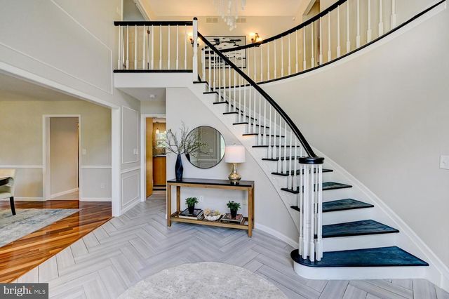 17 FINDLEY LN, West Windsor, NJ 08550