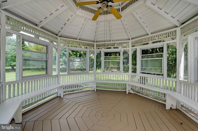 17 FINDLEY LN, West Windsor, NJ 08550