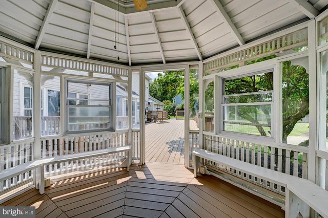 17 FINDLEY LN, West Windsor, NJ 08550