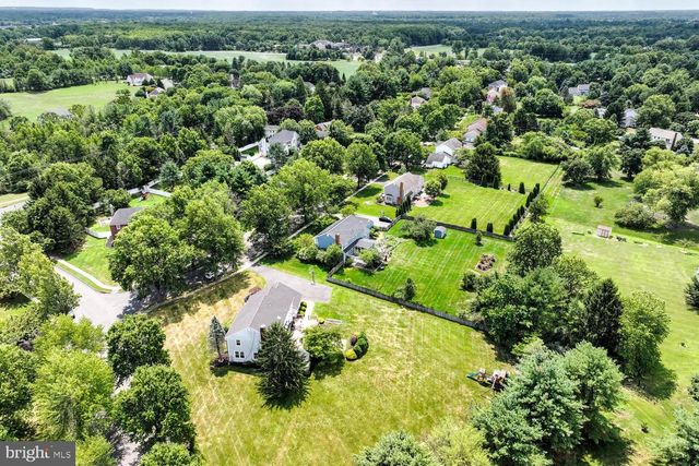 17 FINDLEY LN, West Windsor, NJ 08550