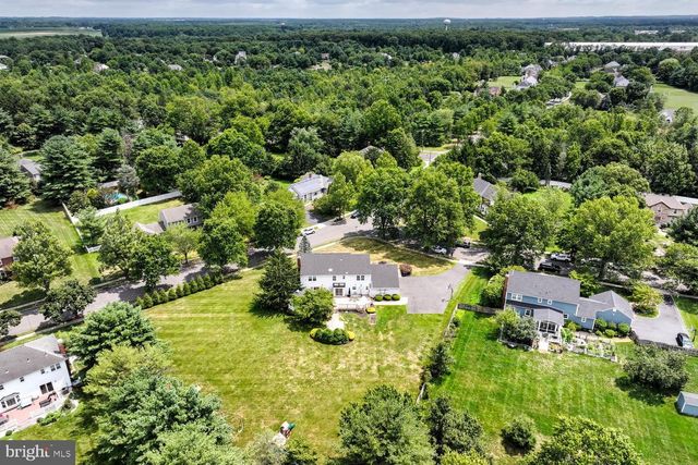 17 FINDLEY LN, West Windsor, NJ 08550