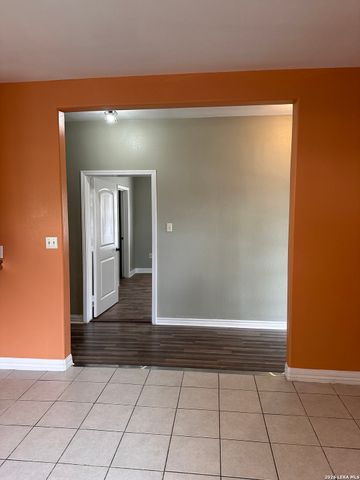 1314 W WOODLAWN AVE, San Antonio, TX 78201