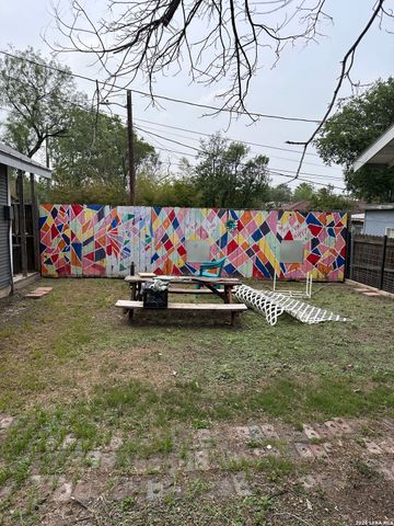 1314 W WOODLAWN AVE, San Antonio, TX 78201