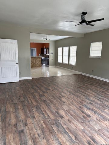1314 W WOODLAWN AVE, San Antonio, TX 78201