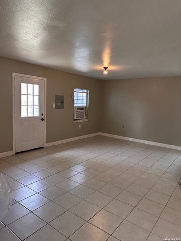 1314 W WOODLAWN AVE, San Antonio, TX 78201