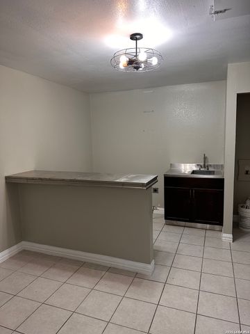 1314 W WOODLAWN AVE, San Antonio, TX 78201