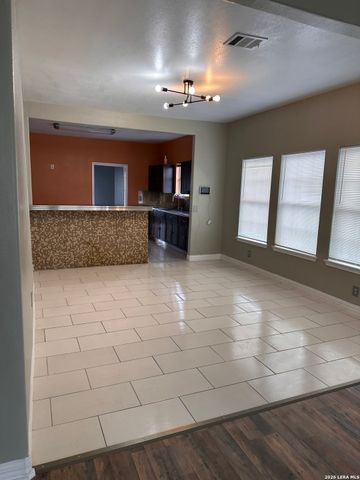 1314 W WOODLAWN AVE, San Antonio, TX 78201