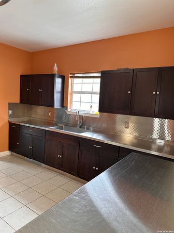 1314 W WOODLAWN AVE, San Antonio, TX 78201