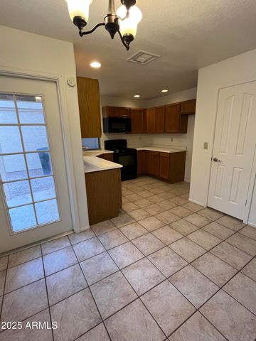 42 W LA VIEVE Lane, Tempe, AZ 85284