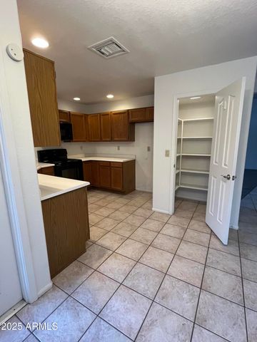 42 W LA VIEVE Lane, Tempe, AZ 85284