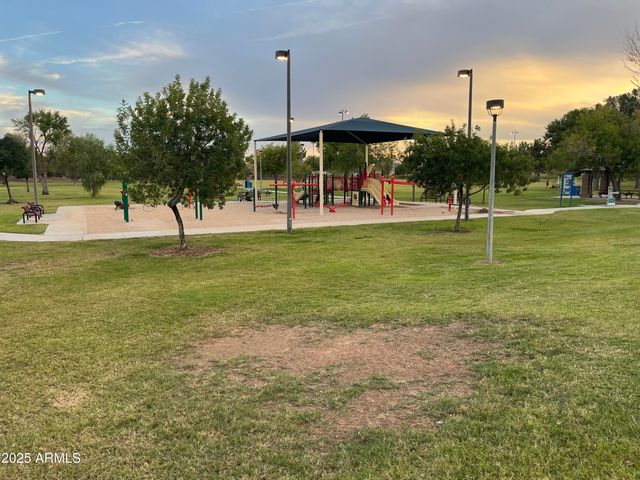 42 W LA VIEVE Lane, Tempe, AZ 85284