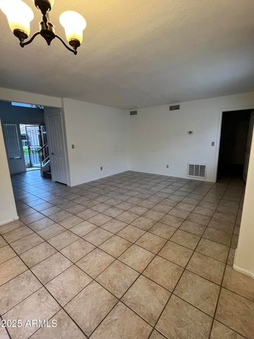 42 W LA VIEVE Lane, Tempe, AZ 85284