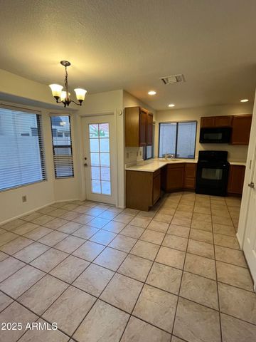 42 W LA VIEVE Lane, Tempe, AZ 85284