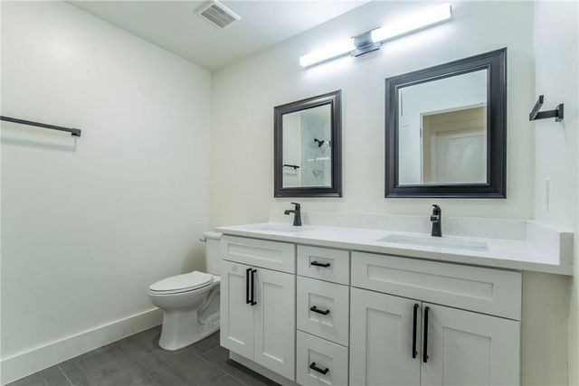 601 E 50th ST B, Austin, TX 78751