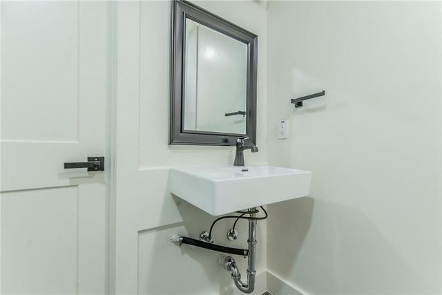 601 E 50th ST B, Austin, TX 78751